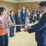 レノファ山口レディース・田中選手、知事に総理大臣メッセージ伝達社会を明るくする運動強調月間で一日保護観察所長