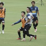 21:15ＦＣ今治、キャンプ後初の公開練習　ＭＦ中井ら開幕戦へ着々